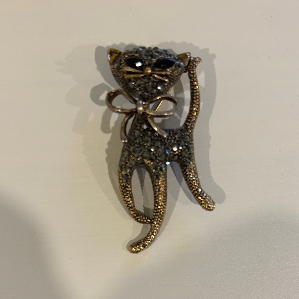 Charming Gold and Black Cat Brooch